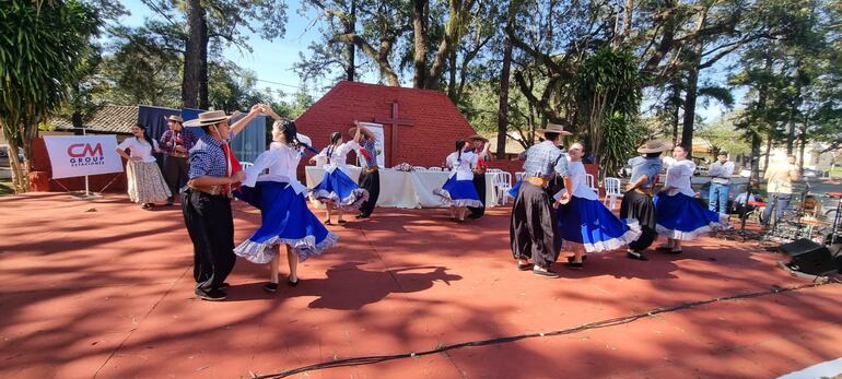 Durante las actividades patronales de la ciudad de San Ignacio, Misiones, se estará disfrutando las danzan paraguaya y el chámame.