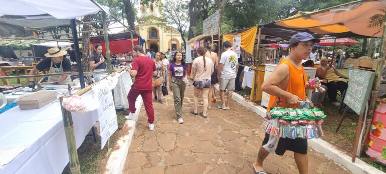 Con el inicio de la cuarta edición de la feria Mangoré de emprendedores, se da el arranque de la XXIV edición del Festival Internacional del Batiburrillo, Siriki y Chorizo Sanjuanino.