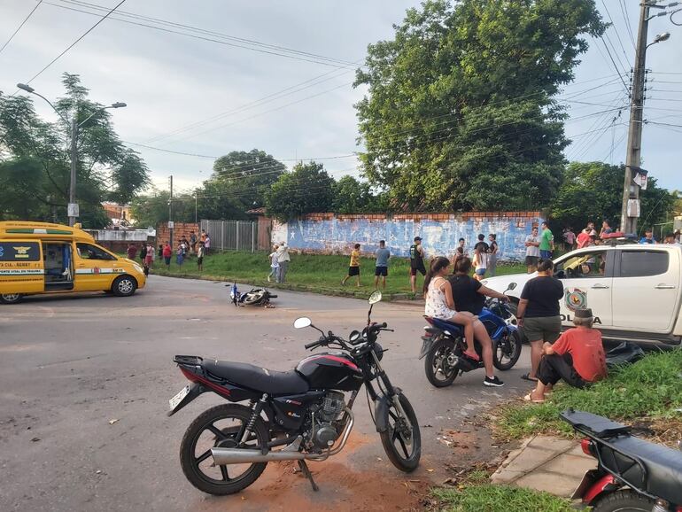 Choque entre motocicletas deja un fallecido en la tarde de este lunes, en la ciudad de Ñemby.