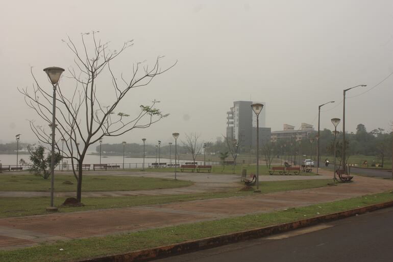 Calidad de aire insalubre: Encarnación, ciudad escondida bajo humo.