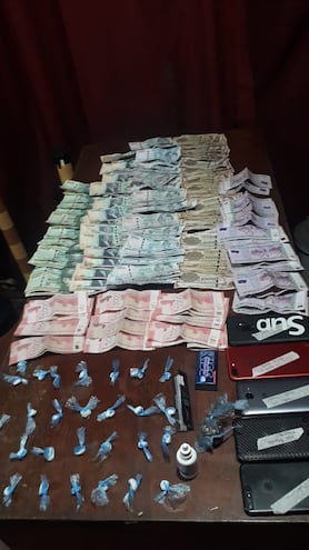 La detención se realizó en las calles Nanawa y Rojas Silva de San Lorenzo donde personal policial de la comisaría central procedió a la incautación de las sustancias, además de una motocicleta y dinero en efectivo.