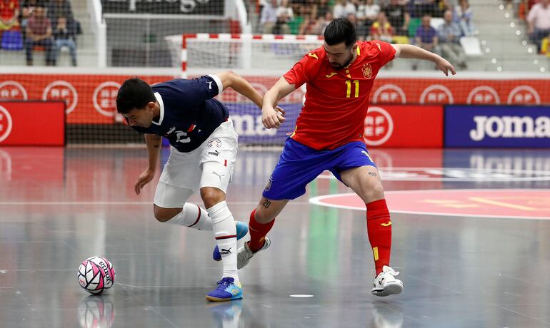 Momento del amistoso las selecciones de Futsal FIFA de Paraguay y España en el Manzanares Arena, en Manzanares, España.