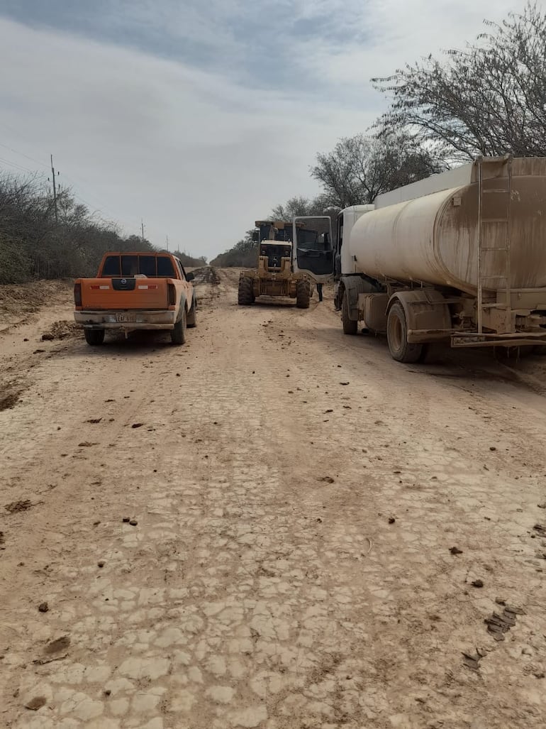 El MOPC tuvo que realizar los trabajos de mantenimiento de la ruta PY15, cuando este trabajo ya debía estar a cargo de las firmas adjudicadas. 