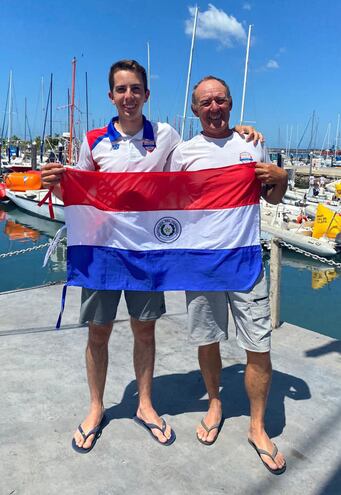 Sebastián Leri (izq.) con destacada actuación en Mar del Plata.