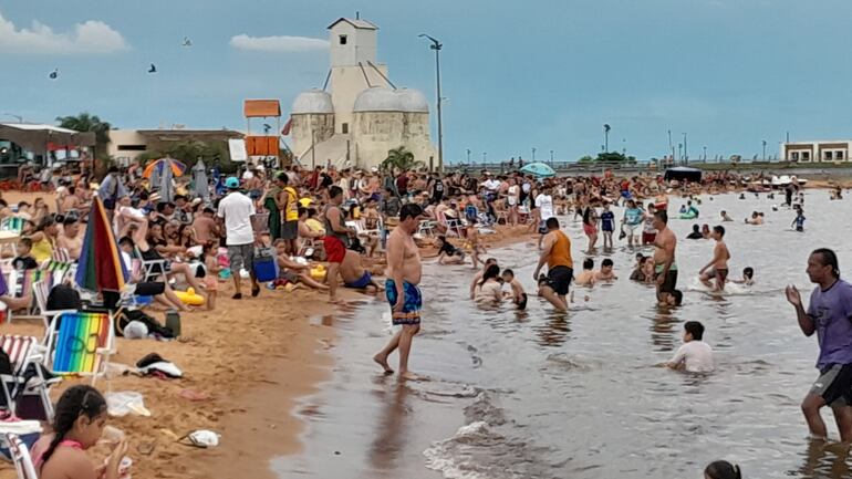 Playa San José de Encarnación.