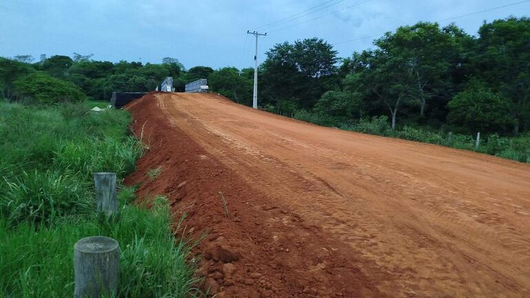 Colonos esperan habilitación de un puente construido sobre el Tapiracuai