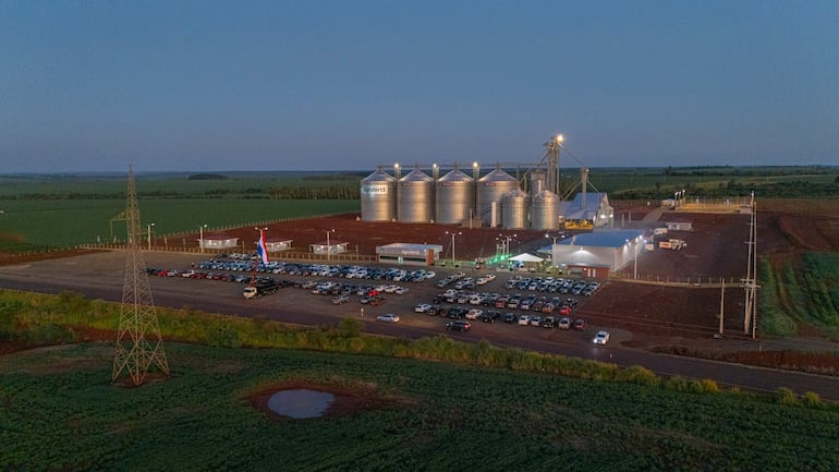 Agrofértil culmina un año de éxitos con la apertura del Silo Agrofértil Los Cedrales, en Alto Paraná.