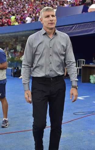 Martín Palermo, entrenador del Olimpia.