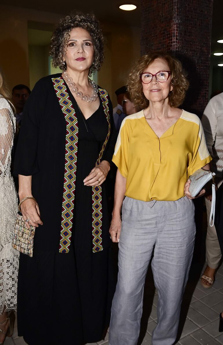 Adriana González Brun y Mónica González.