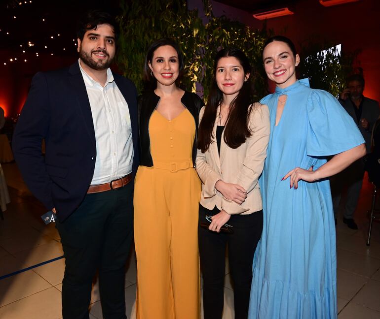 Alexander Schomburgk, Yolanda Escobar, Camila Cardoso y Ana Moller.