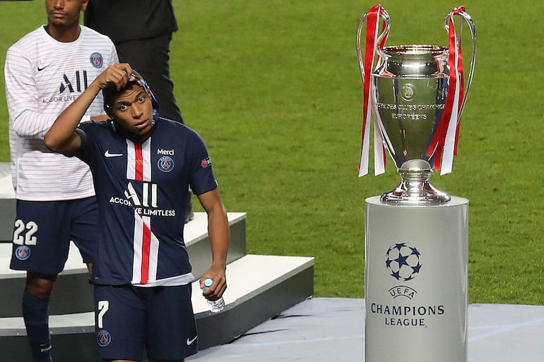 El francés Kylian Mbappé, jugador del París Saint-Germain, durante la final de Champions League perdida contra Bayern Múnich en 2020. 