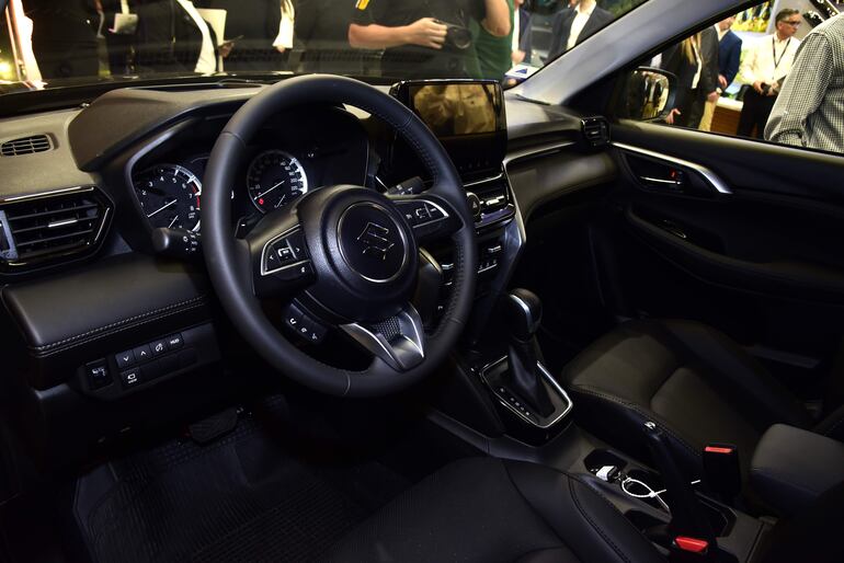 Interior del Suzuki Grand Vitara que cuenta con mejoras en su plataforma, diseño, mecánica y equipamiento. 