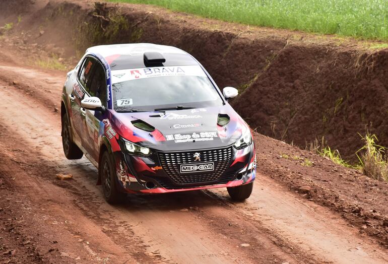 Igual que en las pruebas libres de ayer jueves, Omar Benítez (Peugeot 208 Rally4), destacó hoy en el “shakedown”.