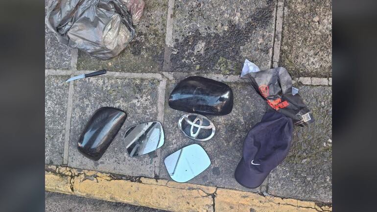 Los accesorios de vehículos que usualmente son hurtados por delincuentes en el microcentro de Asunción. Imagen de referencia