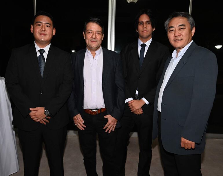 Rodrigo Kawabata, Alfredo Gryciuk, Facundo Silva y Eduardo Yoshizaki.
