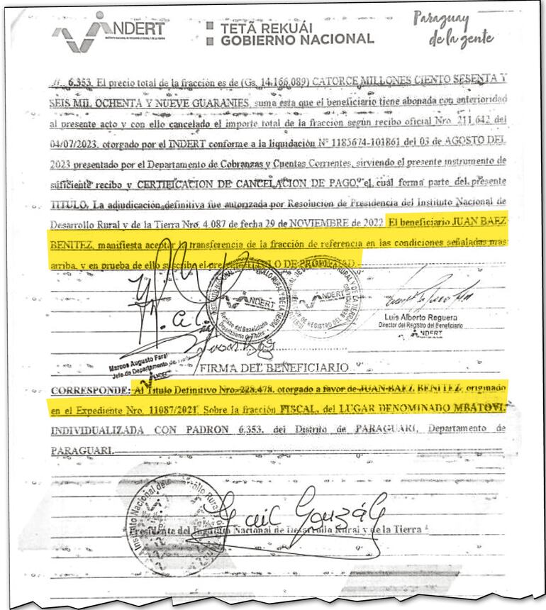 Parte de la escritura que ya firmó el Indert a favor del  poblador  Juan Báez, pero que  tiene una sospechosa dilación en su entrega.