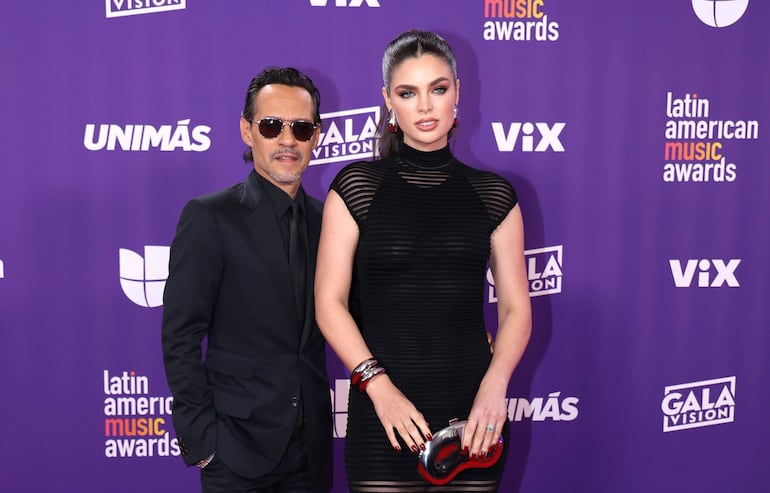 El cantante Marc Anthony y su esposa Nadia Ferreira llevan 1 año y 4 meses de casados. (EFE/Ronda Churchill)
