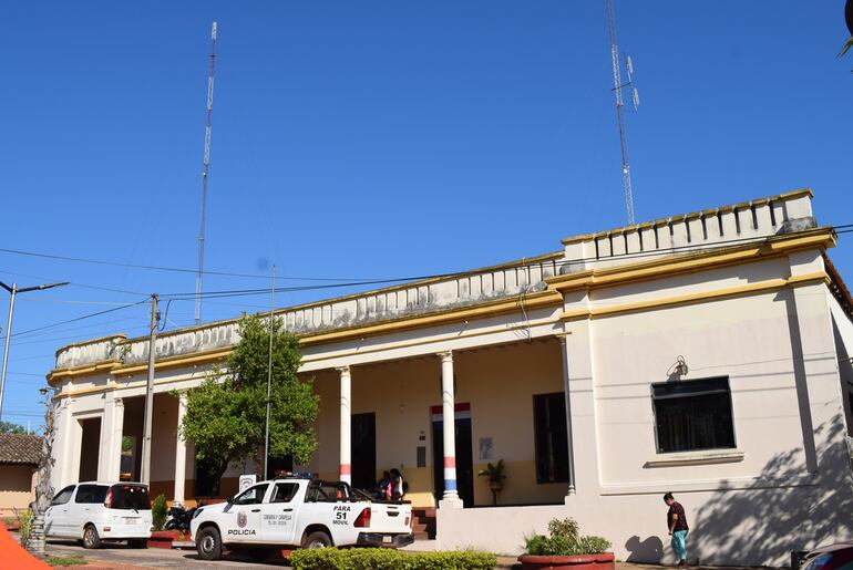 El padre de familia fue a hacer denuncia por extravío de cédula y quedó detenido.