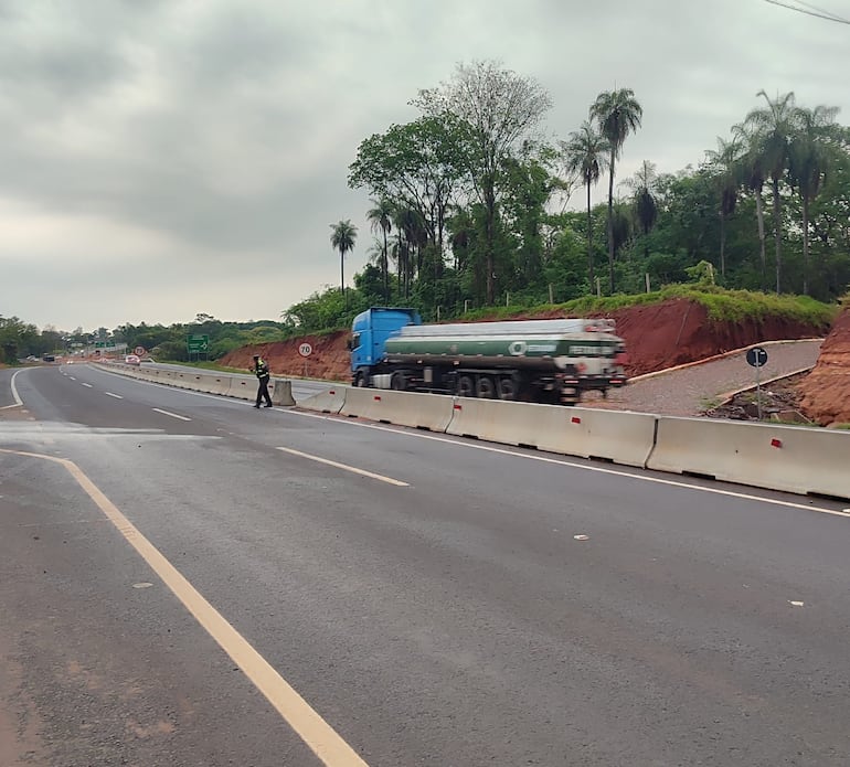 Pobladores de Caacupé exigen la construcción de un paso peatonal.