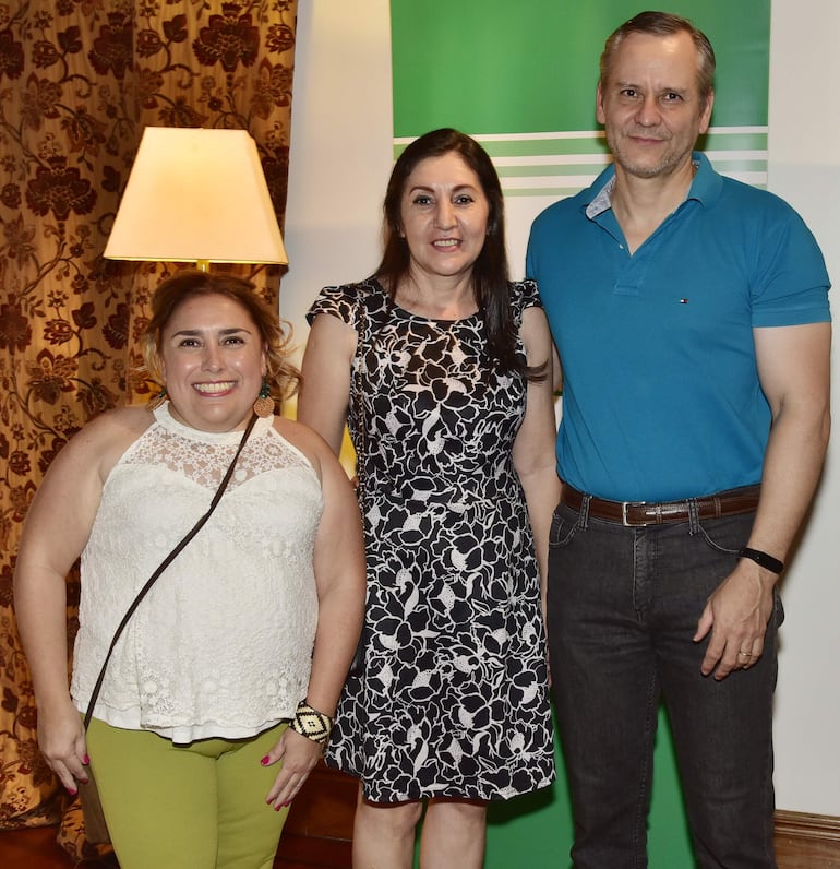 Carolina Antúnez, Laura Arias y Daniel Jacquet.