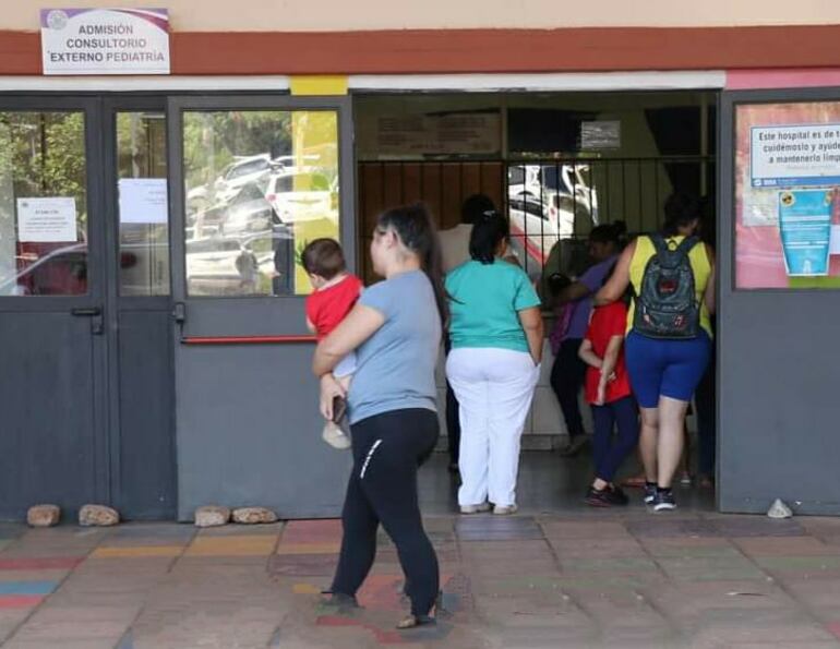 Registran gran cantidad de niños con dengue.