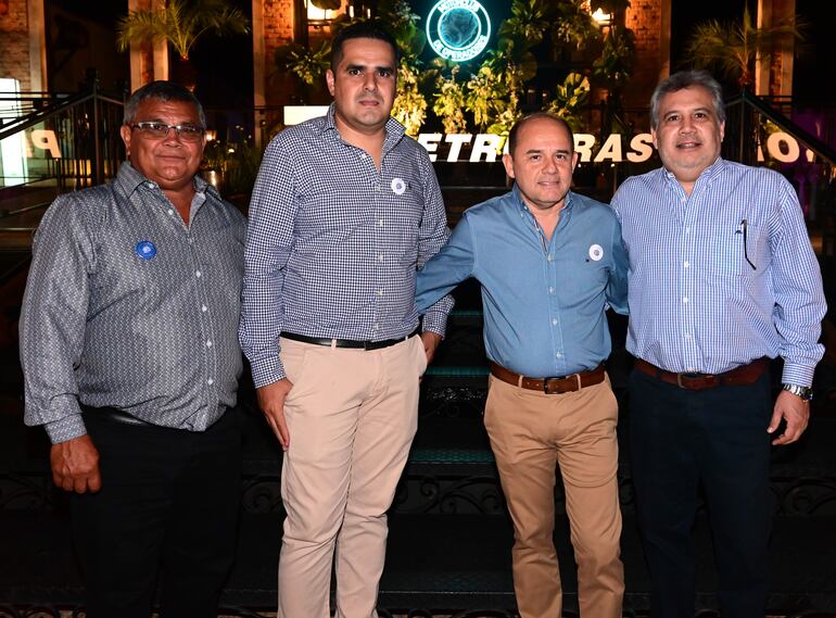 Aníbal Barreto, Jorge Vargas, Juan Carlos Ramírez y Raúl Safuán.