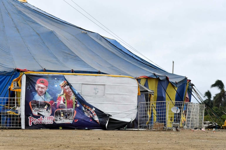 Vista exterior del circo La Poza en Manta, Ecuador, donde fue asesinado un legislador.