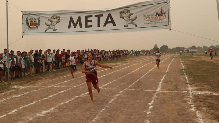 Los atletas disfrutaron en las diversas competencias de las olimpiadas estudiantiles.