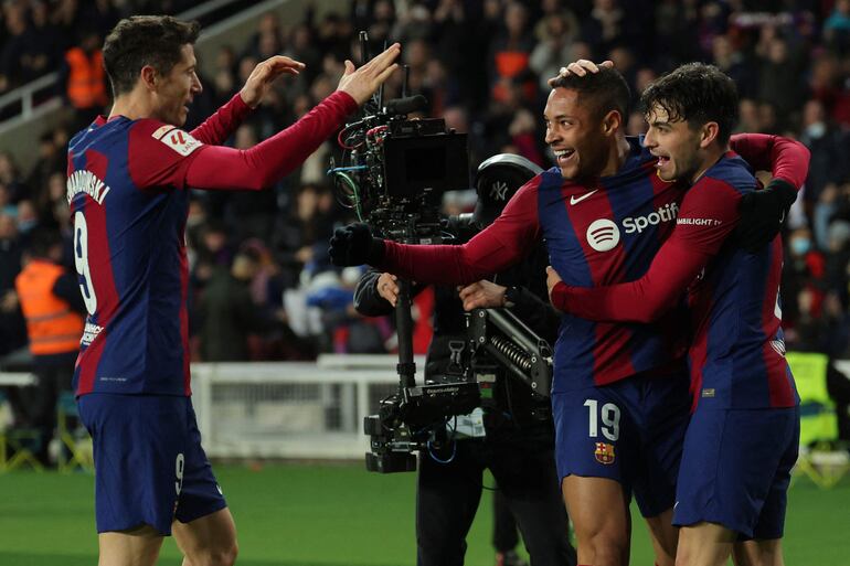 Vitor Roque (19), anotó su primer gol en el Barcelona