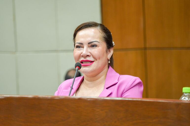 Noelia Cabrera, senadora liberal cartista.