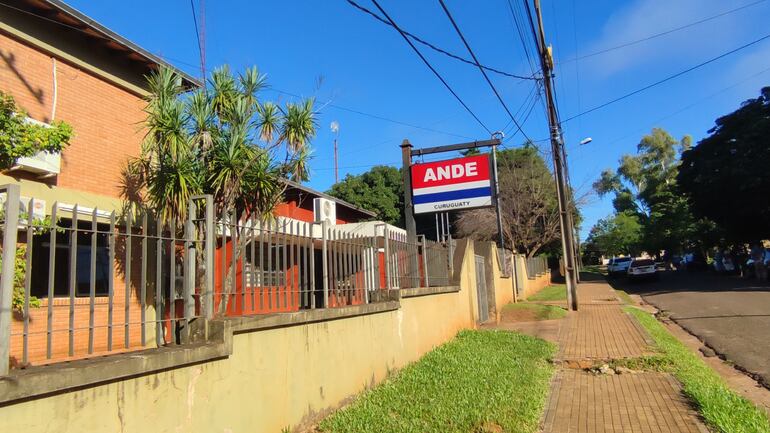 Oficina de la ANDE en Curuguaty de la que depende el suministro de una vasta región de Canindeyú