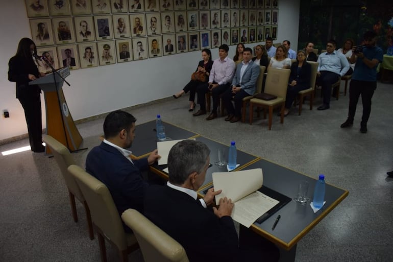 Pedro Ramón Espínola Vargas Peña, presidente del directorio de BICSA y Óscar "Nenecho" Rodríguez (ANR- cartista), imputado intendente de Asunción.