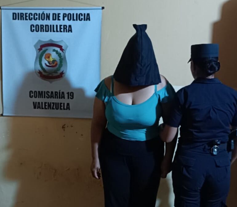 Detienen a una mujer con antecedentes por trata de personas.