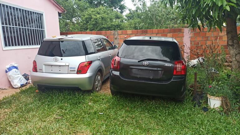 Agentes del Departamento de Automotores de la Policía Nacional allanaron una vivienda que era utilizada como un aguantadero de vehículos robados