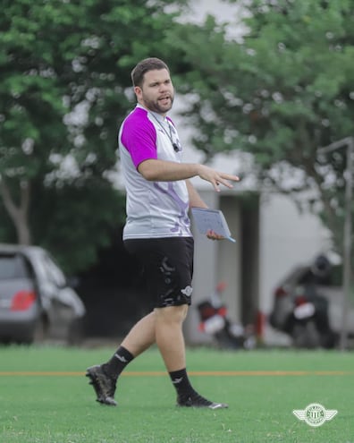 Ariel Sebastián Galeano Arce (27 años), entrenador del Gumarelo. (Foto: Libertad)