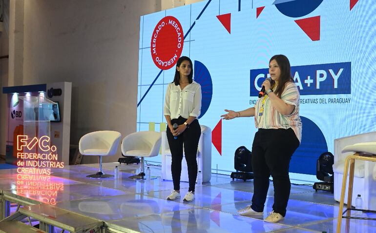 María José Amarilla y Mariana Pineda durante la presentación.