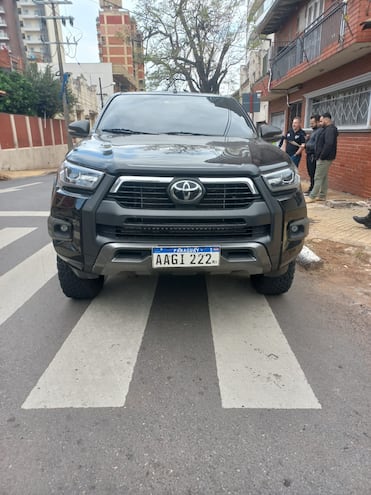 Camioneta de la Senad involucrada en investigación por “chapa clonada”.