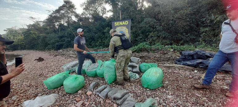 Marihuana encontrada en San Cosme y Damián.