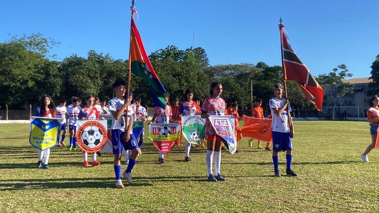 Inauguración del primer Campeonato de Interligas Sub 13 en el Club Independiente de Pedro Juan Caballero.