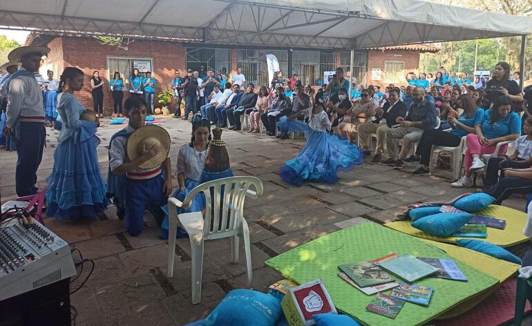 En la localidad de Ypané se lanzó la campaña "vamos a la escuela".