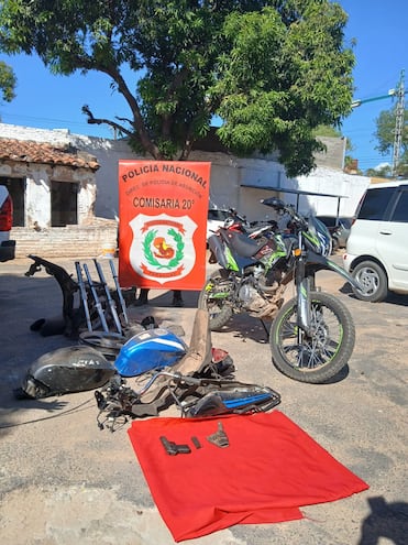 La Policía recuperó una motocicleta denunciada como robada. Además, se incautó varias partes de motos de procedencia desconocida.