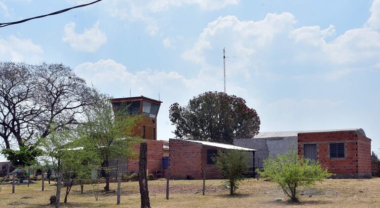 La ocupación del aeropuerto de Villa Hayes, ubicado en el predio del Ministerio de Defensa, en la finca
916 de Remansito.