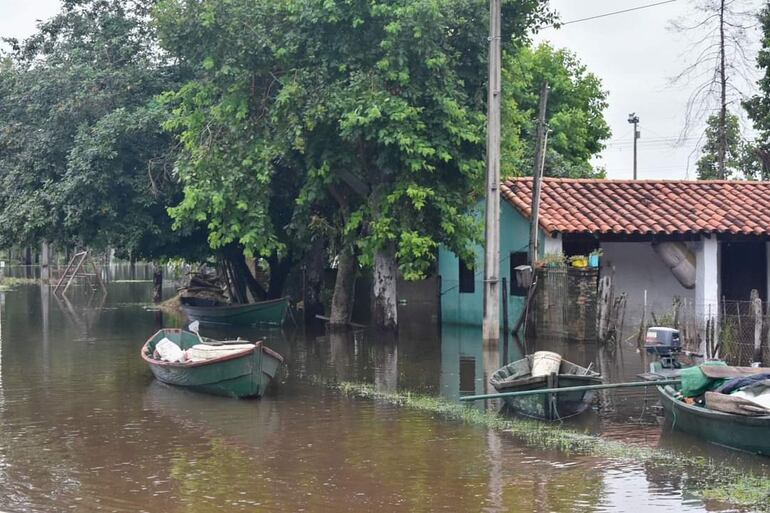 Son 195 las familias que tuvieron que dejar sus viviendas en la ciudad de Villa Florida, Misiones.