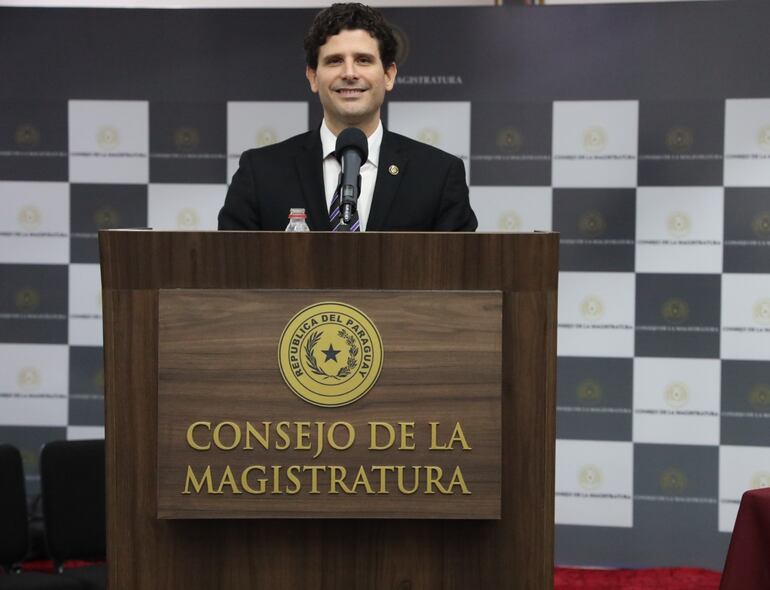 Magister Martín Patricio Muñoz Carman, en la audiencia pública para defensor general. 