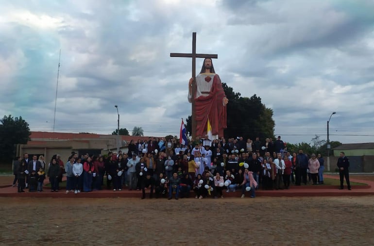 Estatua del Santísimo Redentor, patrono de la comunidad de Zanja Pytã.