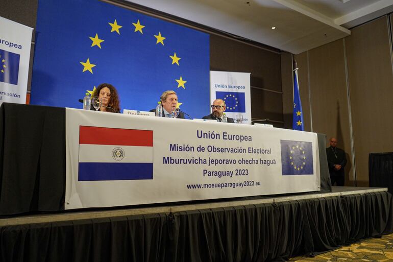 Misión de Observadores de la Unión Europea en conferencia de prensa. (gentileza).