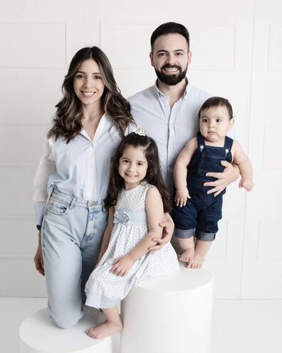 ¡Hermosa familia! Silvia Romero y David Mussi con sus hijos Zaira y Amín.