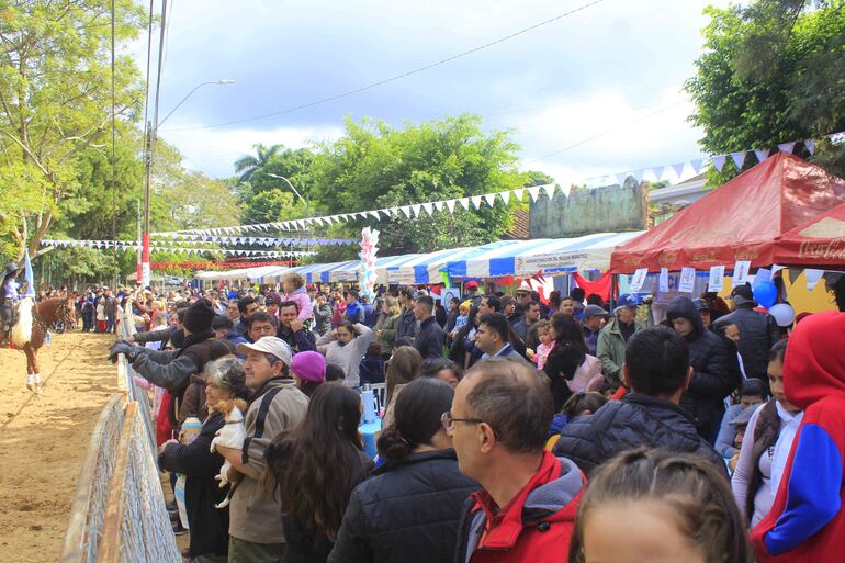 Masivo acompañamiento ciudadano en la fiesta patronal de Villarrica.