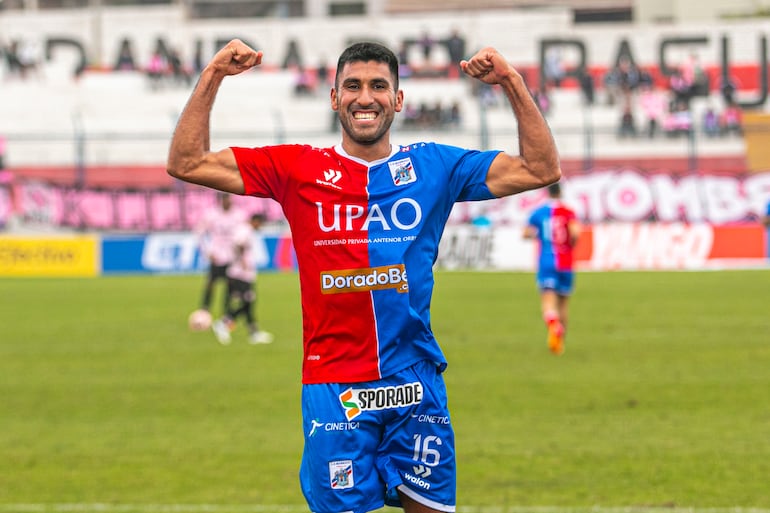 El paraguayo Ángel Benítez, futbolista de Carlos Mannucci, celebra un gol en el partido frente al Sport Boys por la octava fecha del torneo Clausura 2024 de Perú.