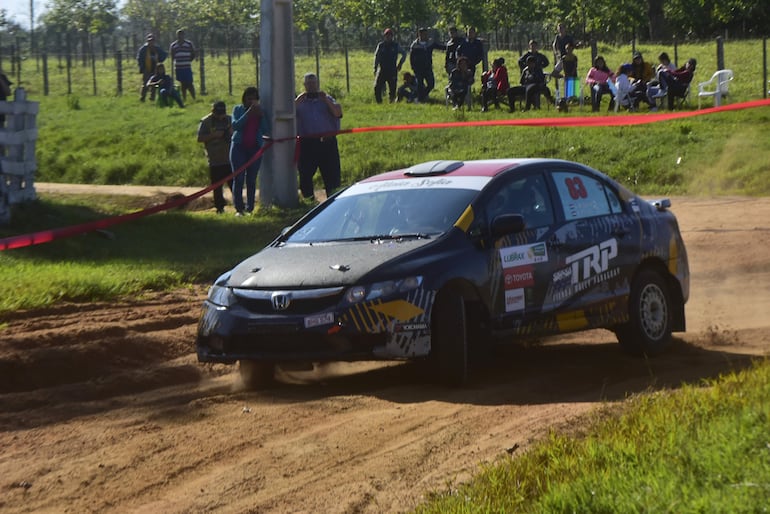 Leonardo Balbuena y Armando Fariña son los vencedores en la Clase RC4B, con el Honda Civic.